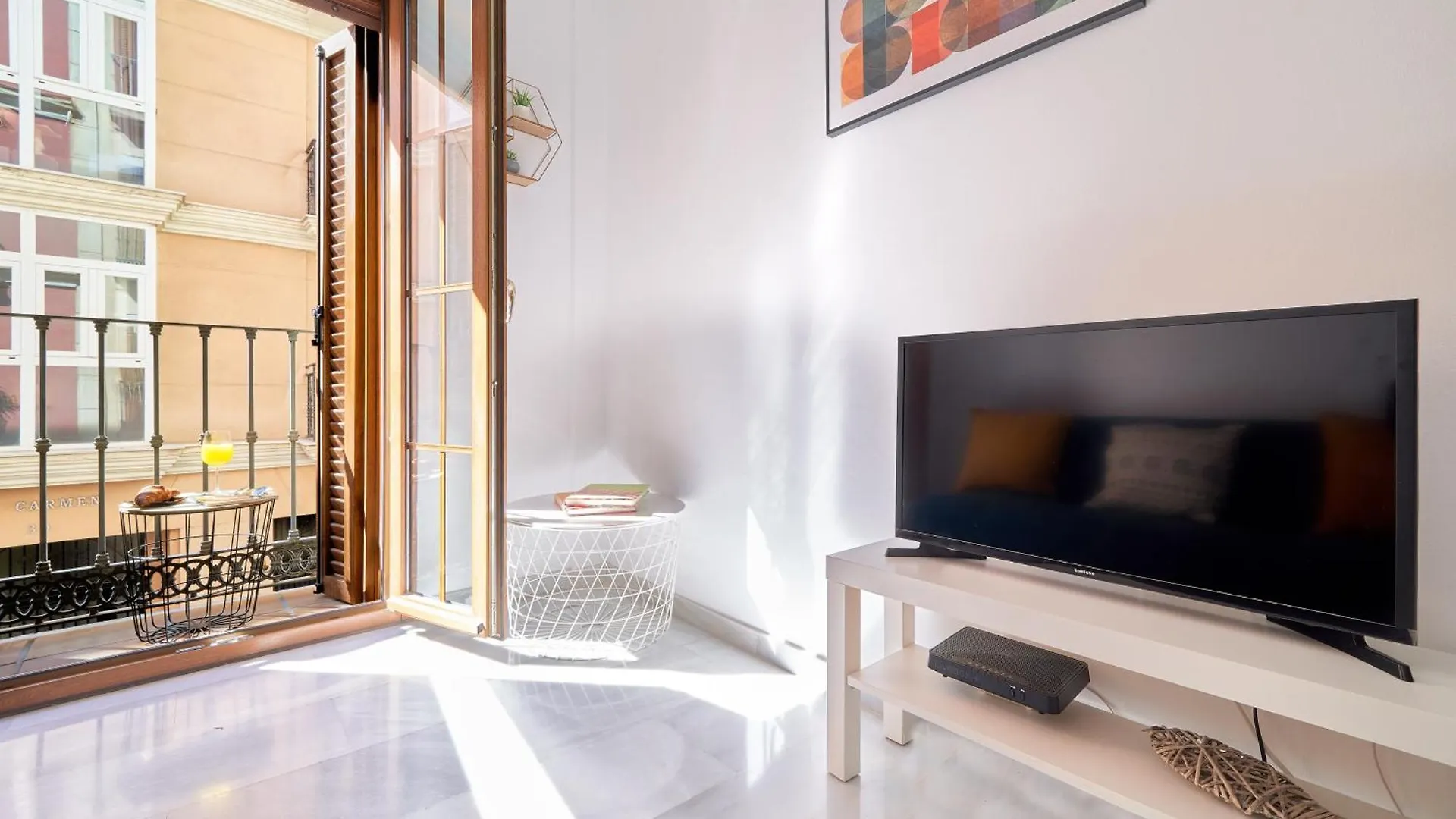 Apartamento En El Centro, Tranquilo Y Luminosoの連絡先